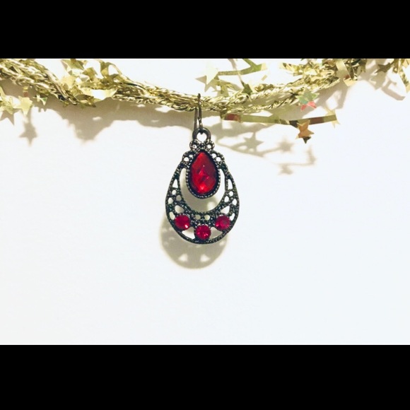 Red sparkly black silver toned drop earrings - Picture 2 of 3